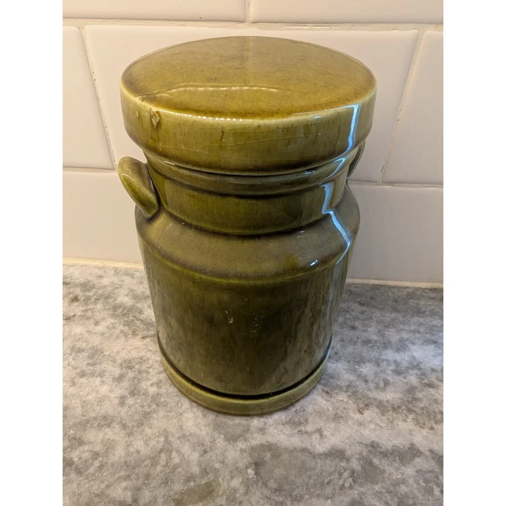 VINTAGE CERAMIC GREEN COFFEE CANISTER W/ LID